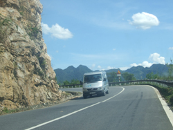 Dốc Thung Khe huyện Mai Châu có nguy cơ sạt lở đất đá vào mùa mưa lũ